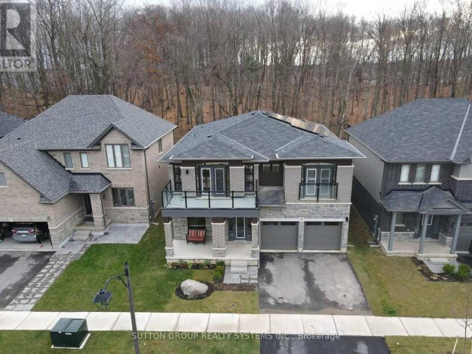 9 WHITTON DRIVE, Brantford, Ontario N3T 0T6