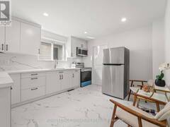 94 MEIGHEN AVENUE Toronto Ontario, M4B 2H7