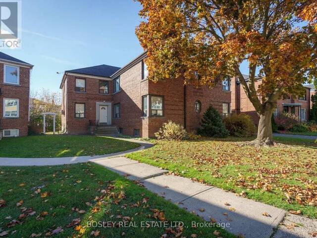 2 - 7 WARWICK AVENUE Toronto Ontario, M6C 1T5