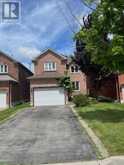 58 SPRINGER DRIVE W | Richmond Hill Ontario | Slide Image Four