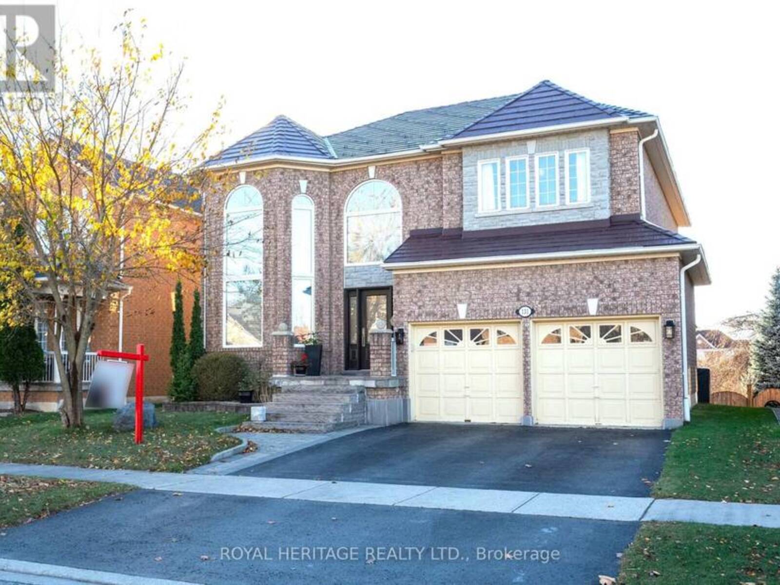 131 ROOT CRESCENT W, Ajax, Ontario L1T 4L5