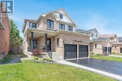 30 CONNAUGHT LANE | Barrie Ontario | Slide Image Two