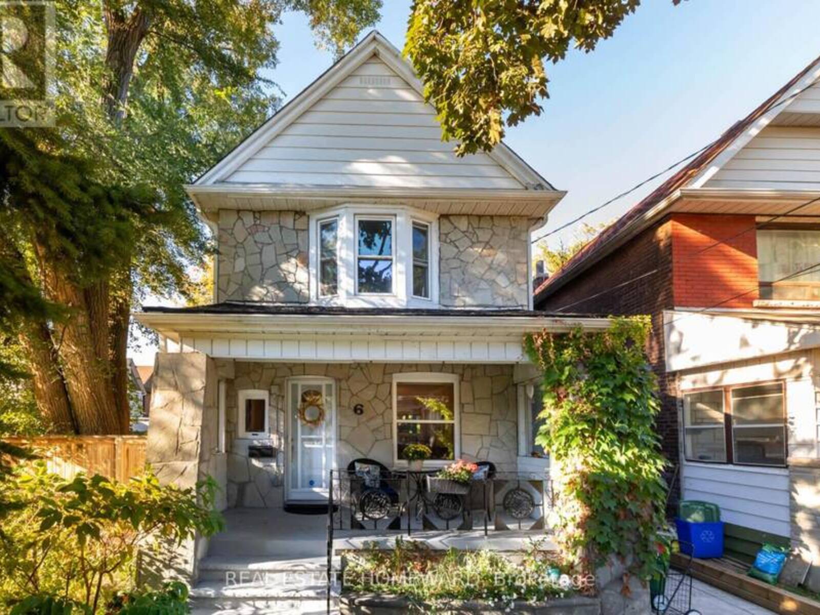 6 BALFOUR AVENUE, Toronto, Ontario M4C 1T5