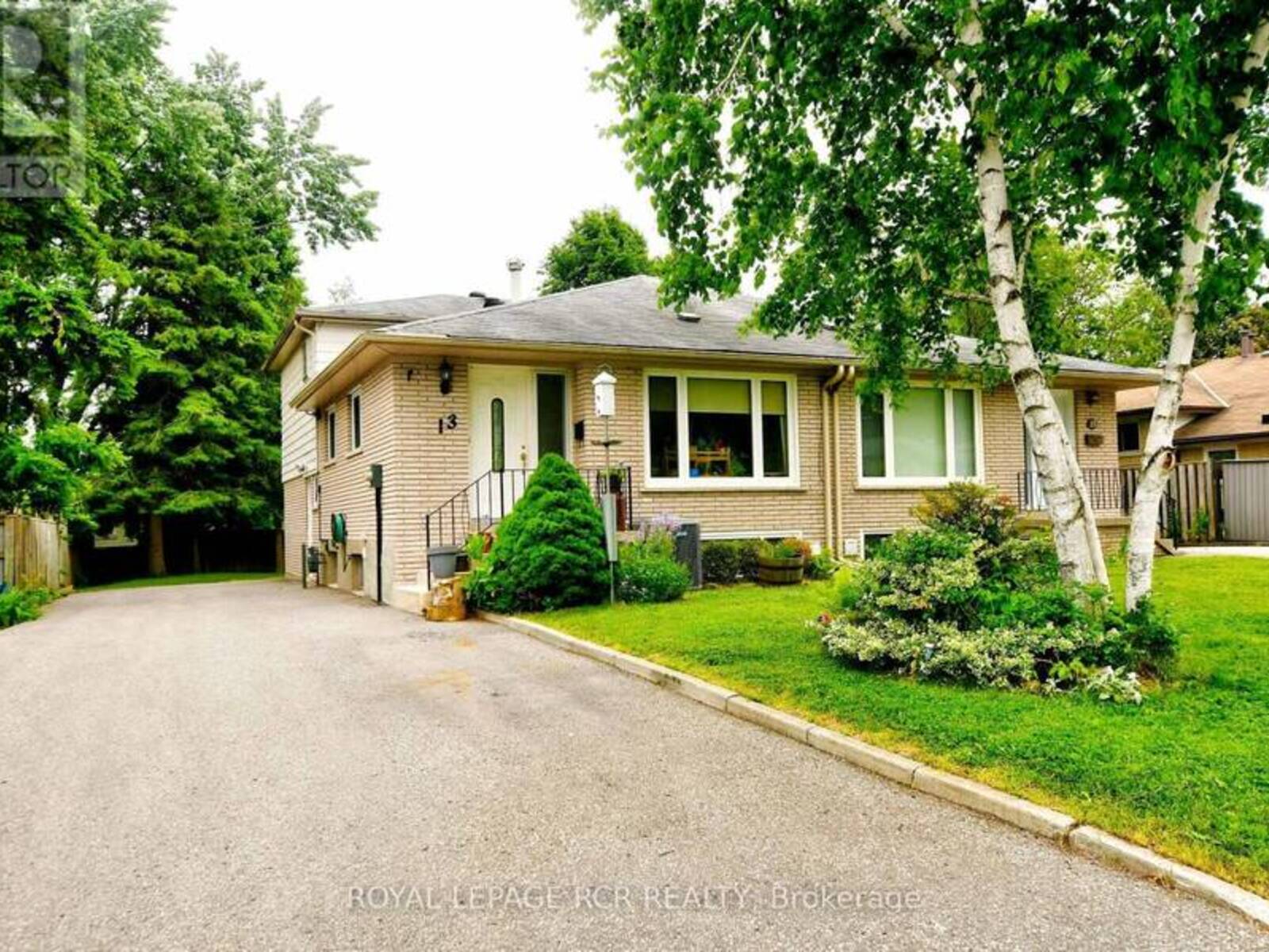 13 MCDONALD DRIVE, Aurora, Ontario L4G 2T4