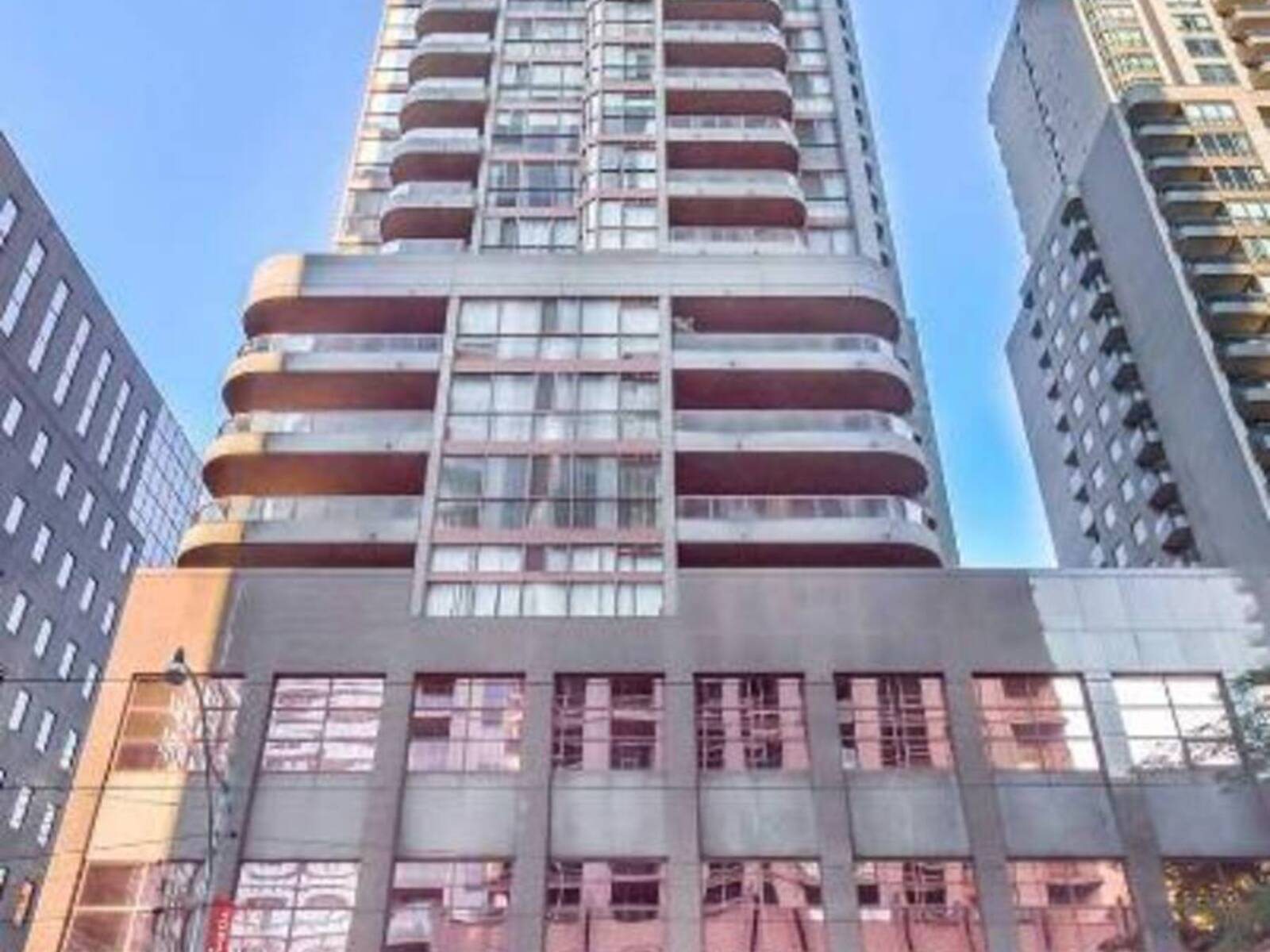 1101 - 736 BAY STREET, Toronto, Ontario M5G 2M4