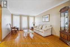 17 DOWLING CIRCLE | Markham Ontario | Slide Image Three