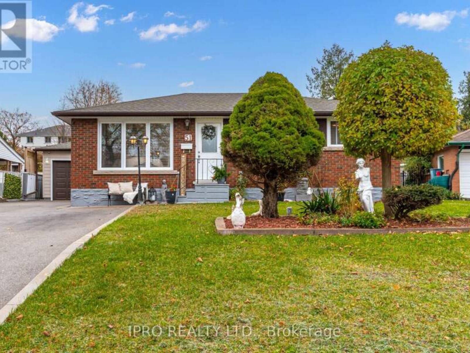 51 RADFORD AVENUE, Cambridge, Ontario N1R 5L8