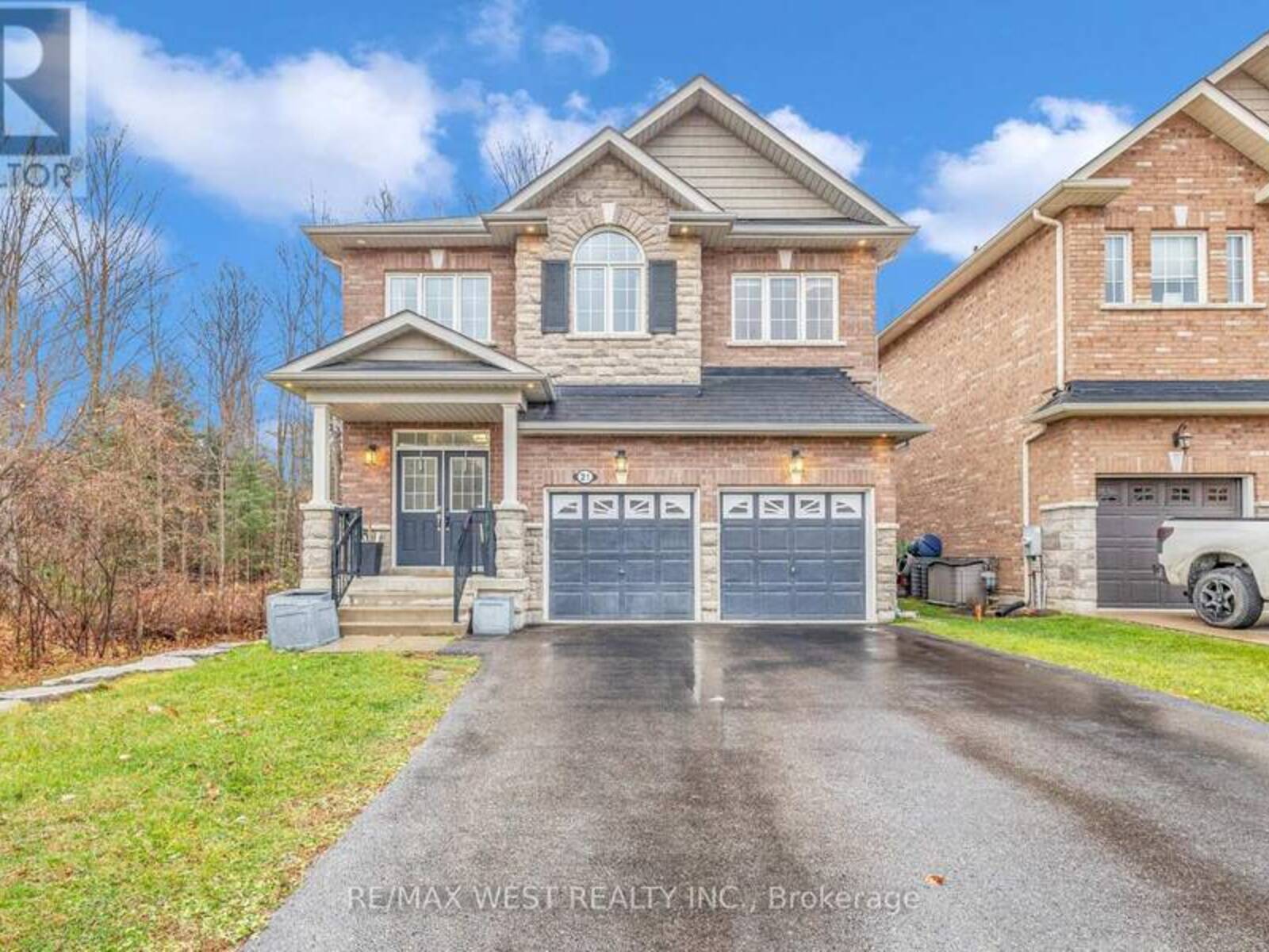 21 SCOTIA ROAD, Georgina, Ontario L0E 1R0