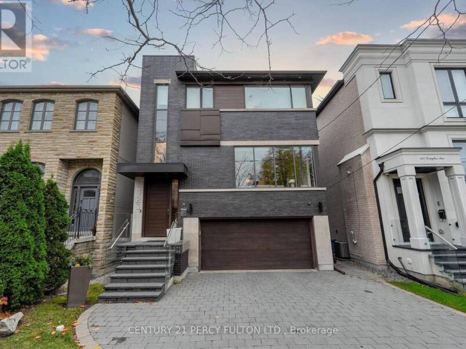 323 DOUGLAS AVENUE, Toronto, Ontario M5M 1H2