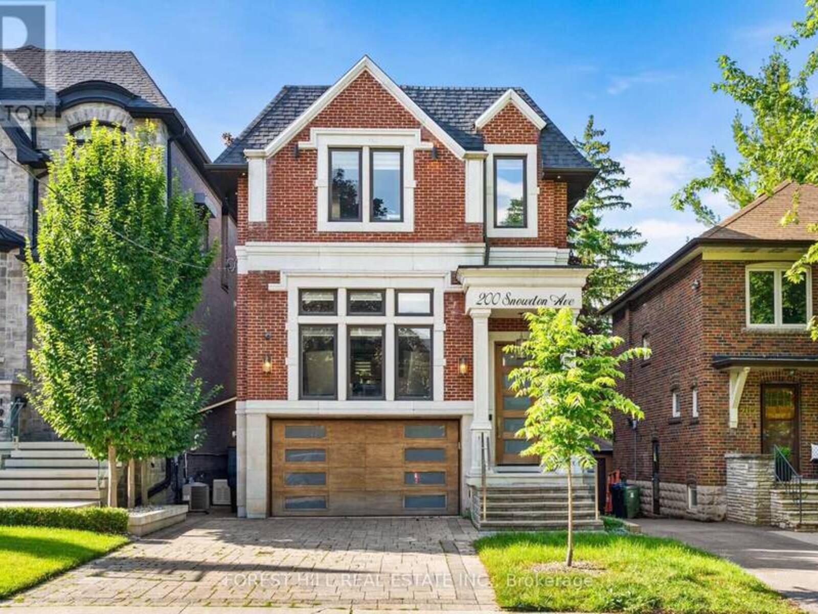 200 SNOWDON AVENUE, Toronto, Ontario M4N 2B2