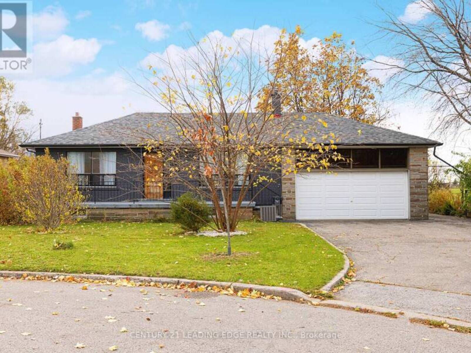 279 REINER ROAD, Toronto, Ontario M3H 2M5