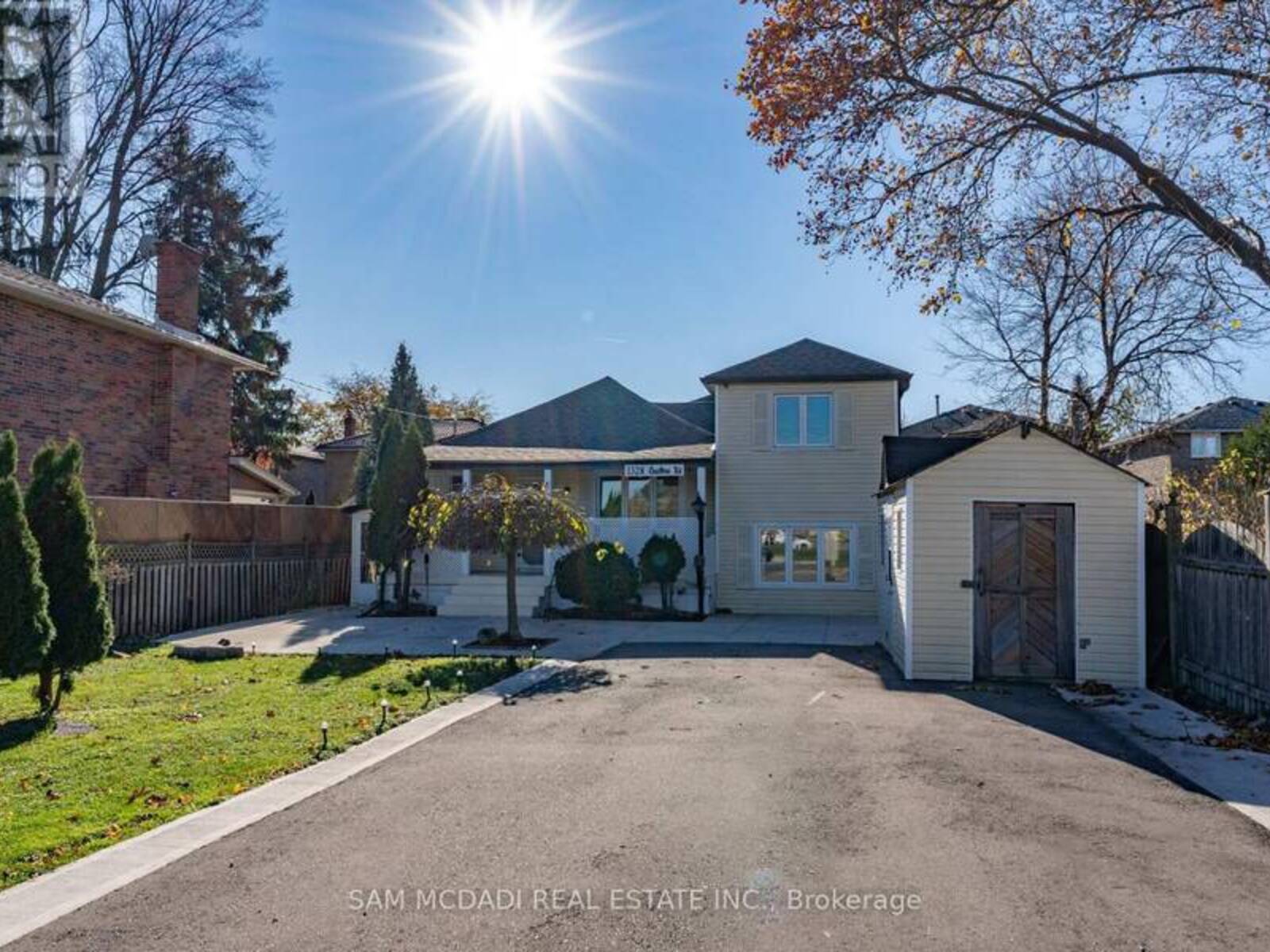 1328 CAWTHRA ROAD, Mississauga, Ontario L5G 4K9