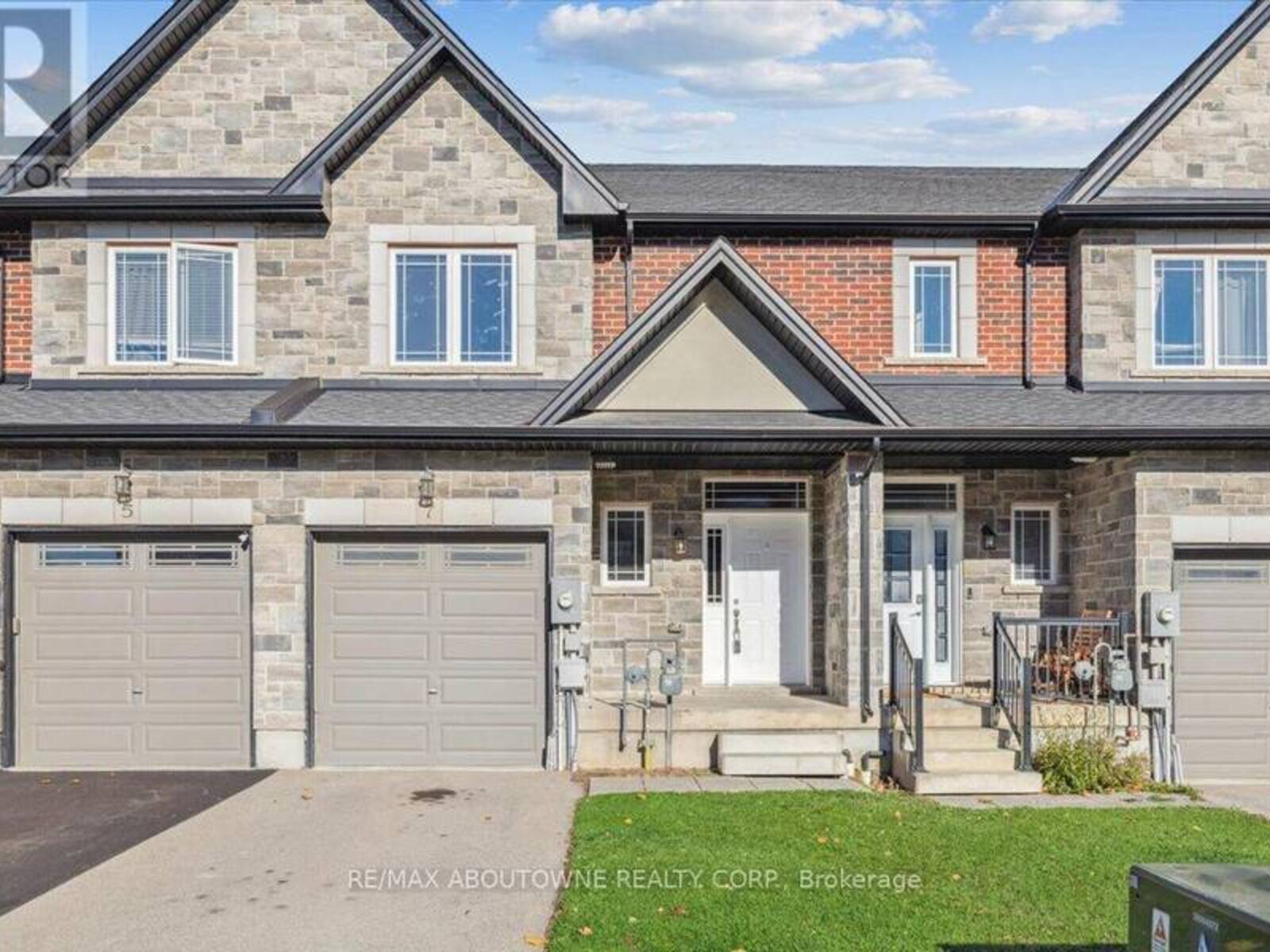 7 CALLON DRIVE, Hamilton, Ontario L9K 0H8