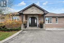 105 KILKENNY TRAIL | Bradford West Gwillimbury Ontario | Slide Image Two