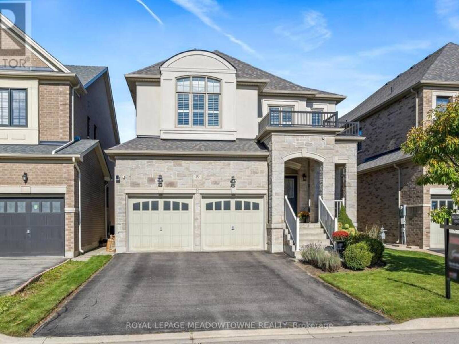 19 MUGFORD CRESCENT, Brampton, Ontario L6Y 6A7