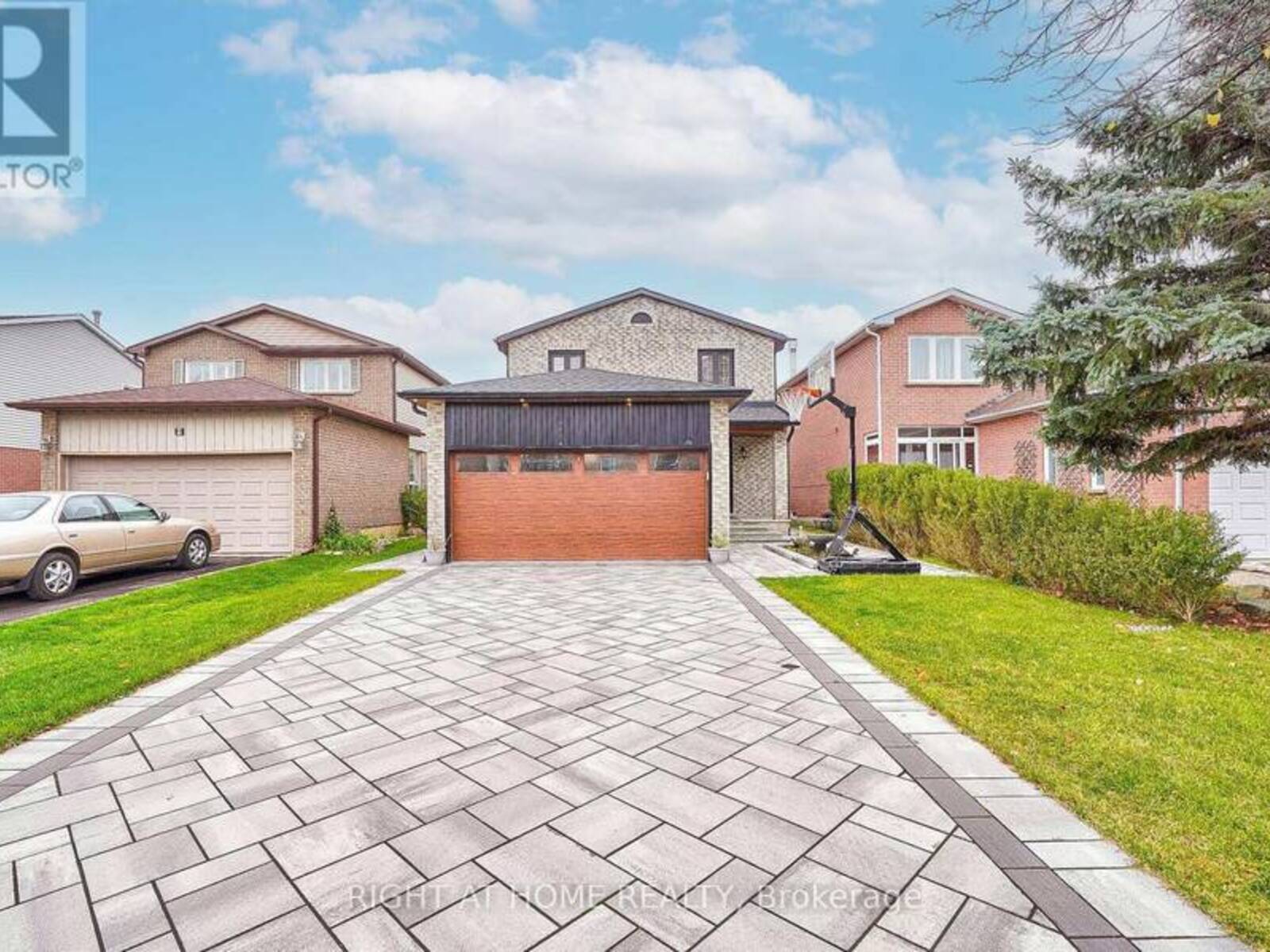 7 CONSTELLATION CRESCENT, Richmond Hill, Ontario L4C 8J8