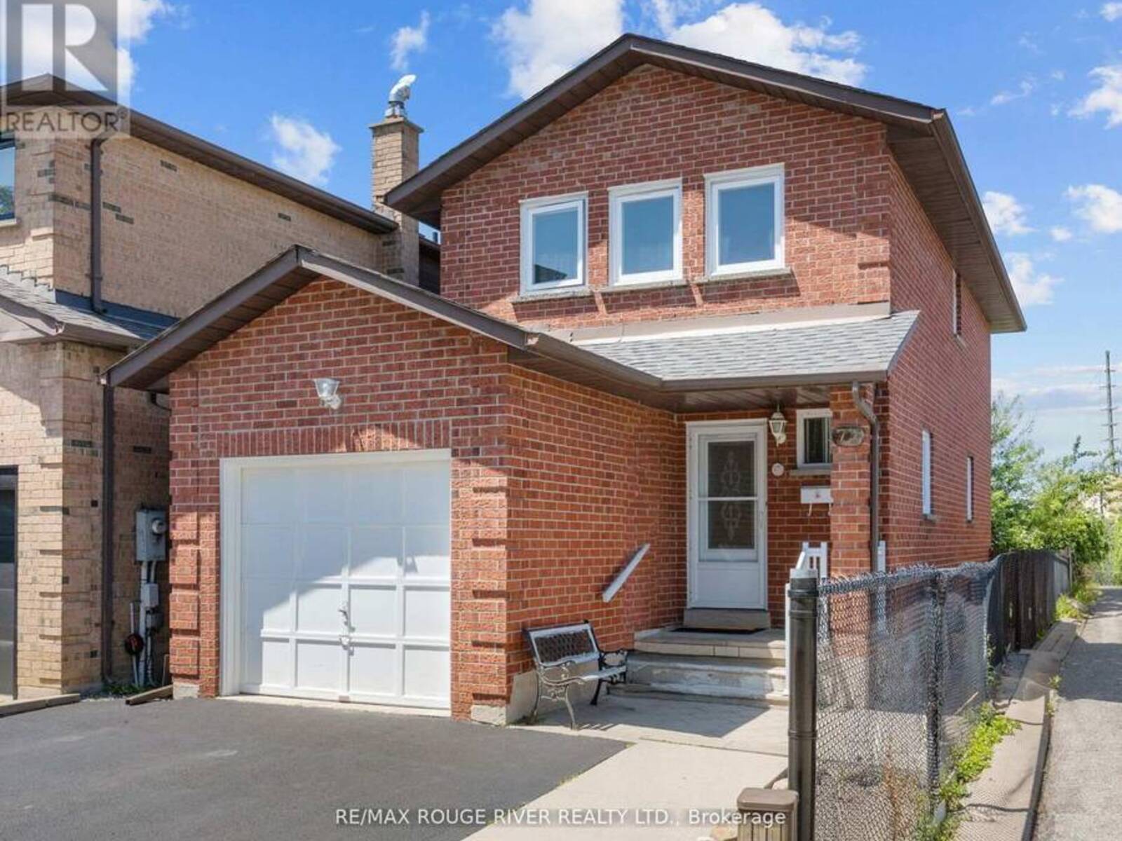 72 COLES AVENUE, Vaughan, Ontario L4L 1L9