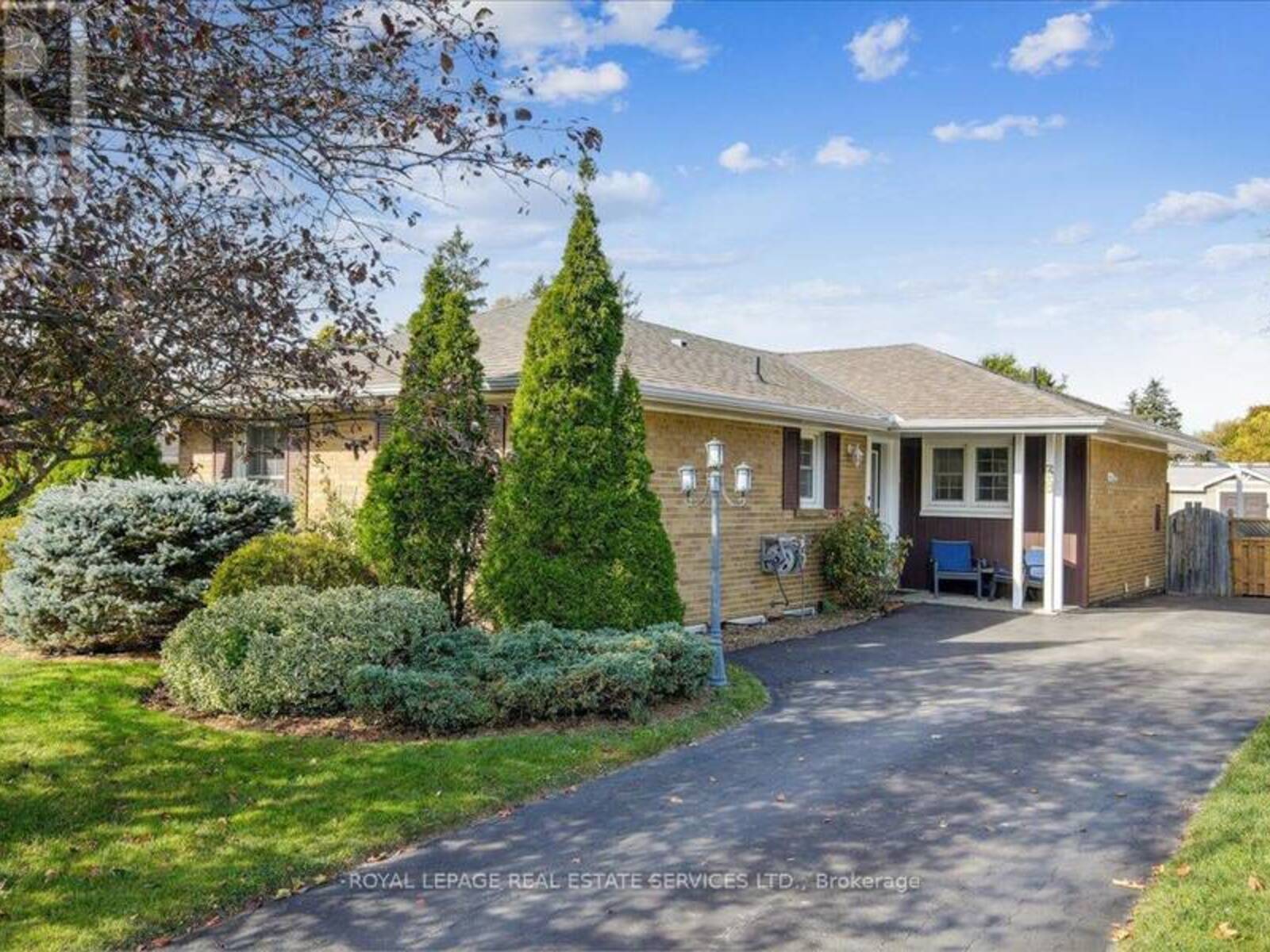 38 ELVASTON DRIVE, Toronto, Ontario M4A 1N3