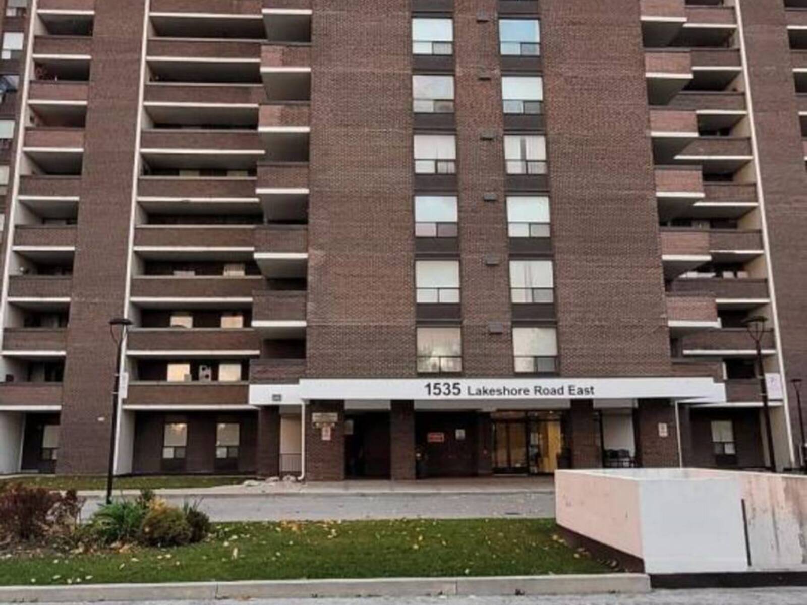 403 - 1535 LAKESHORE ROAD E, Mississauga, Ontario L5E 3E2