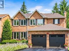 48 LANEWOOD DRIVE Aurora Ontario, L4G 4T8