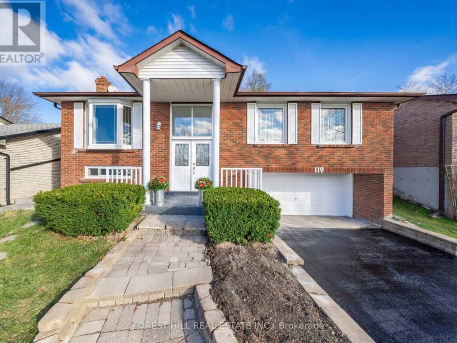 119 EASTMAN CRESCENT, Newmarket, Ontario L3Y 5S3