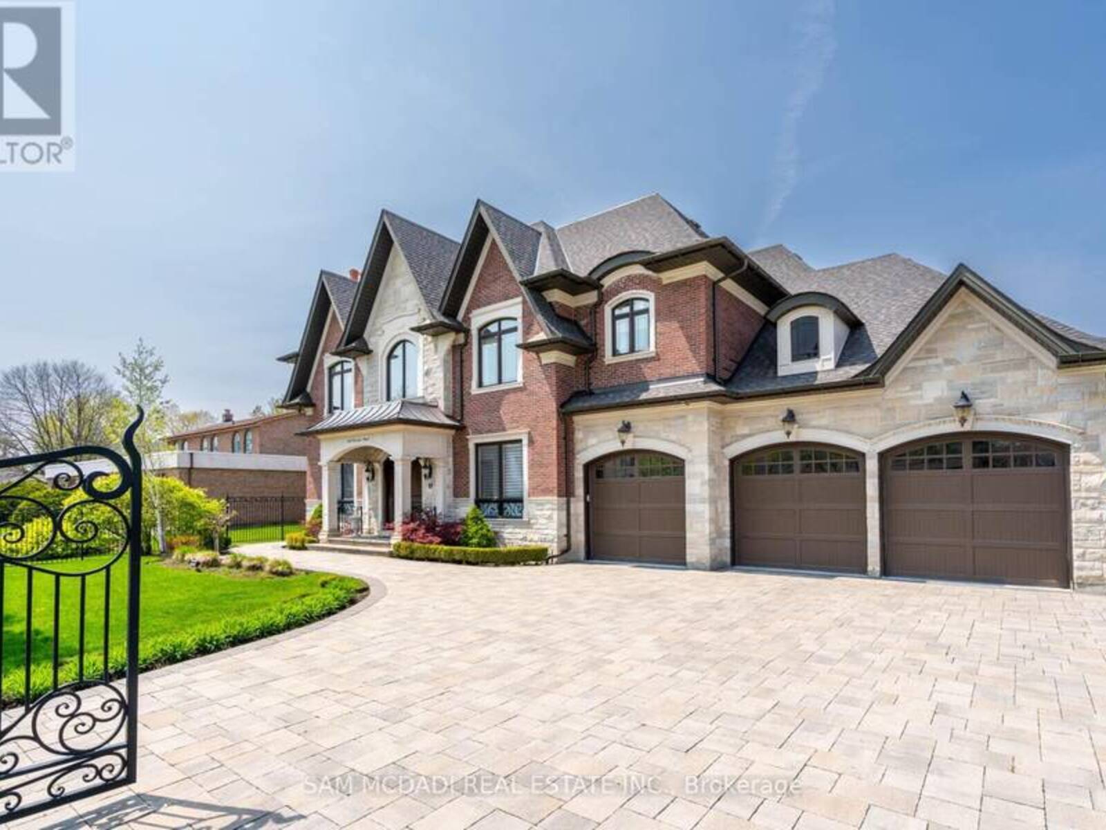 1689 CAROLYN ROAD, Mississauga, Ontario L5M 2C9