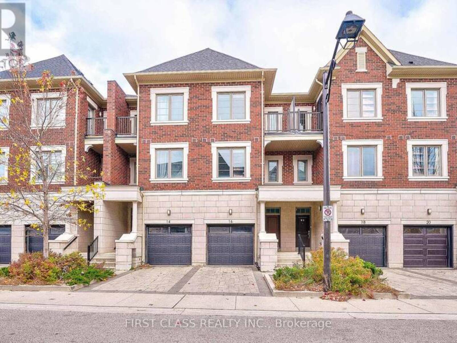 16 DUNTON LANE, Richmond Hill, Ontario L4B 0G4