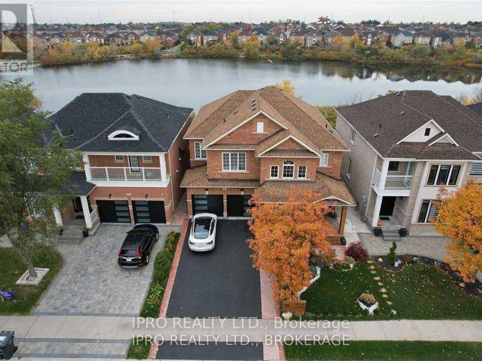 55 STONEYLAKE AVENUE, Brampton, Ontario L6V 4R2