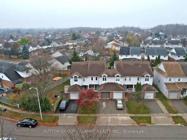 8 KING WILLIAM COURT Cambridge Ontario, N3C 4J2