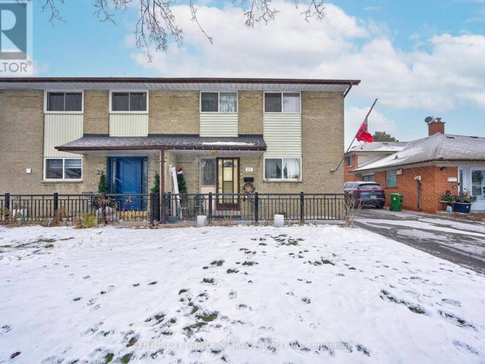 27 FELAN CRESCENT, Toronto, Ontario M9V 3A2