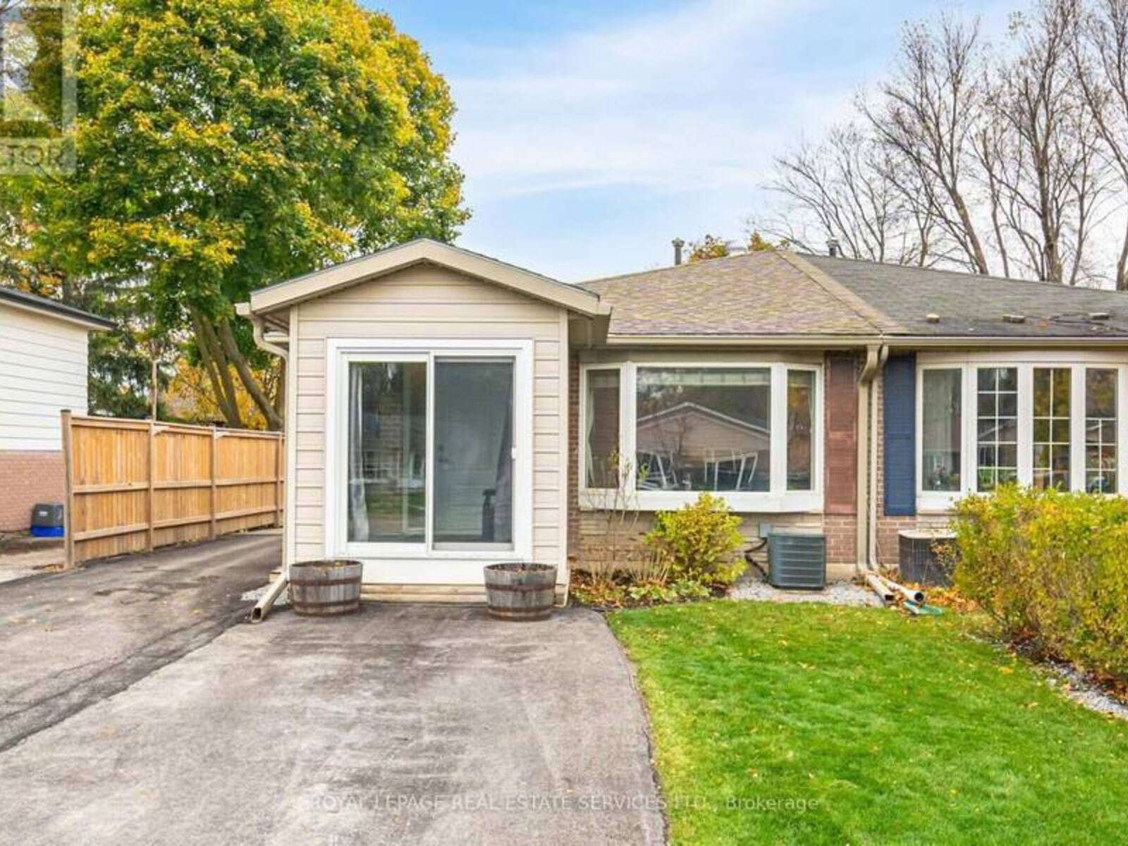 30 BURBANK PLACE, Barrie, Ontario L4M 2S8