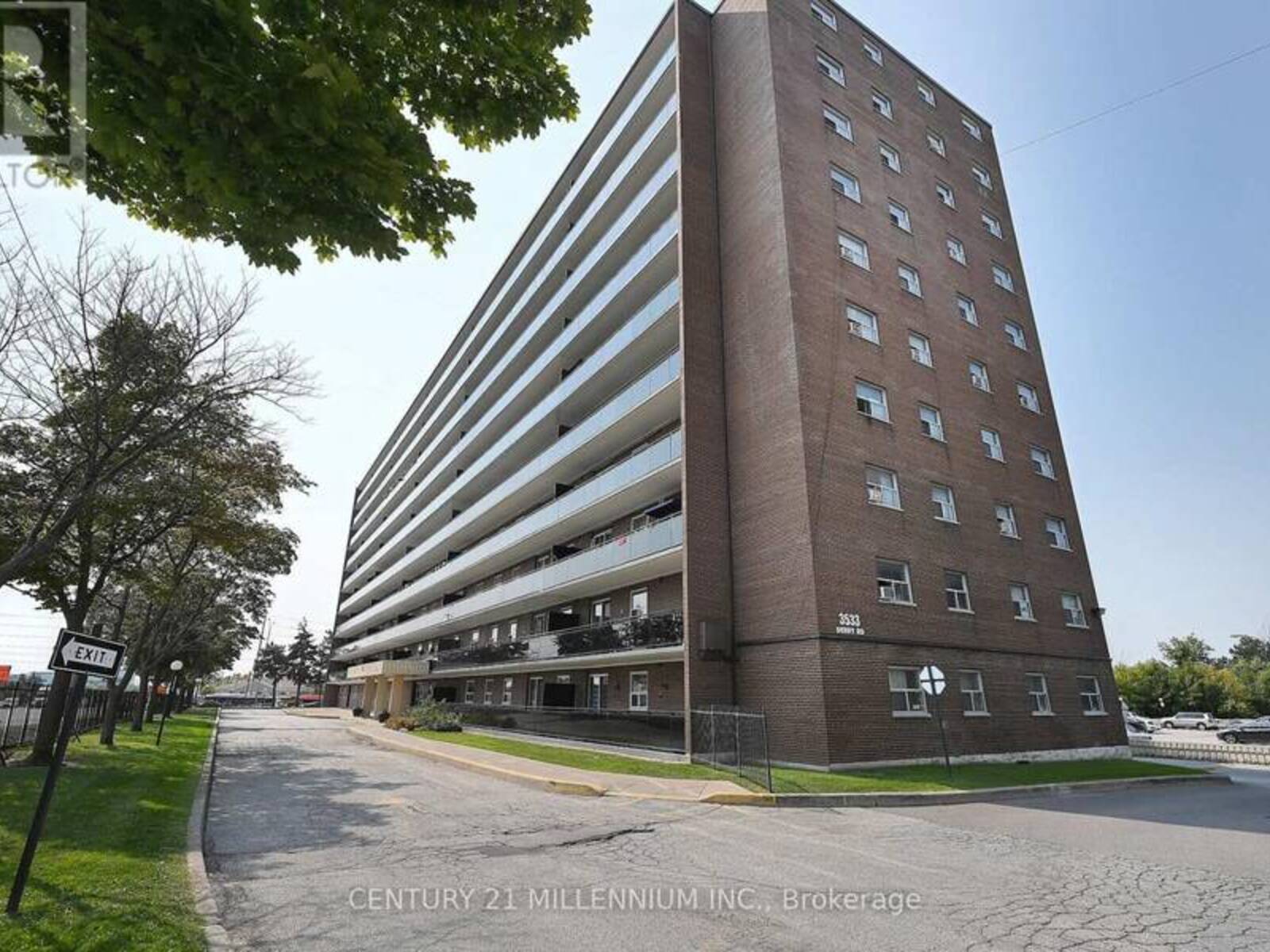 802 - 3533 DERRY ROAD E, Mississauga, Ontario L4T 1B1