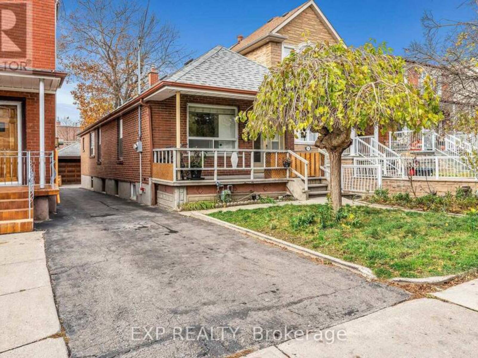 56 BRANSTONE ROAD, Toronto, Ontario M6E 4E4