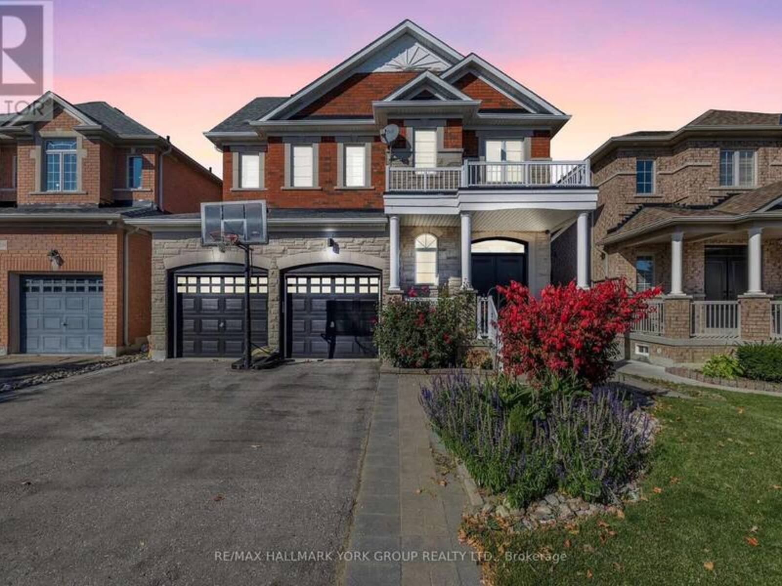 240 BOREALIS AVENUE, Aurora, Ontario L4G 7T6