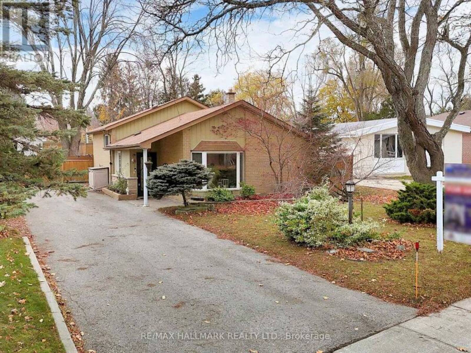 57 RICHARDSON DRIVE, Aurora, Ontario L4G 1Z4