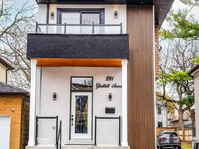 201 GLEDHILL AVENUE Toronto Ontario, M4C 5K9