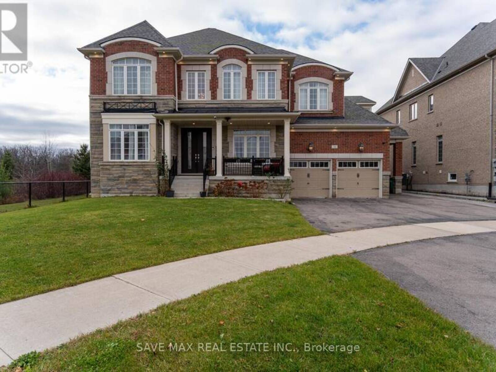 16 LAYTON STREET, Brampton, Ontario L6P 4H4