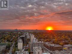 2705 - 185 ROEHAMPTON AVENUE Toronto Ontario, M4P 0C6