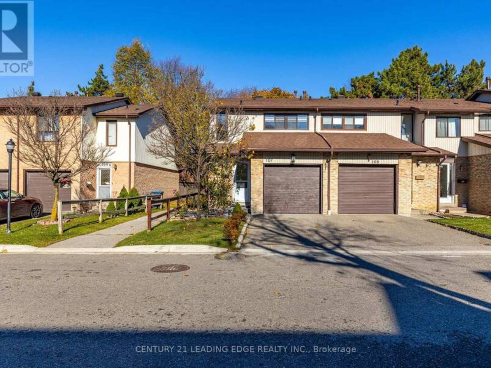 107 FOSTER CRESCENT, Brampton, Ontario L6V 3M8