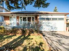 34 PLEASANT VIEW DRIVE Toronto Ontario, M2J 3P8