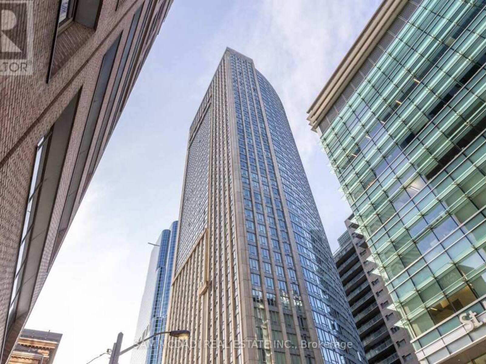 611 - 210 VICTORIA STREET, Toronto, Ontario M5B 2R3