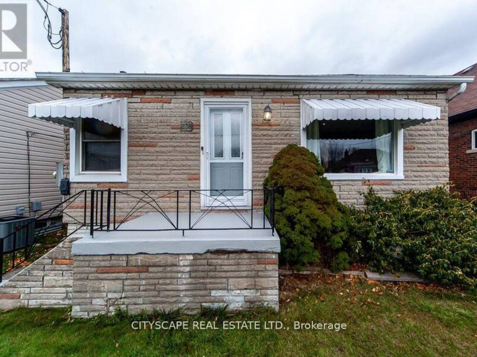 238 MITCHELL AVENUE, Oshawa, Ontario L1H 2V6