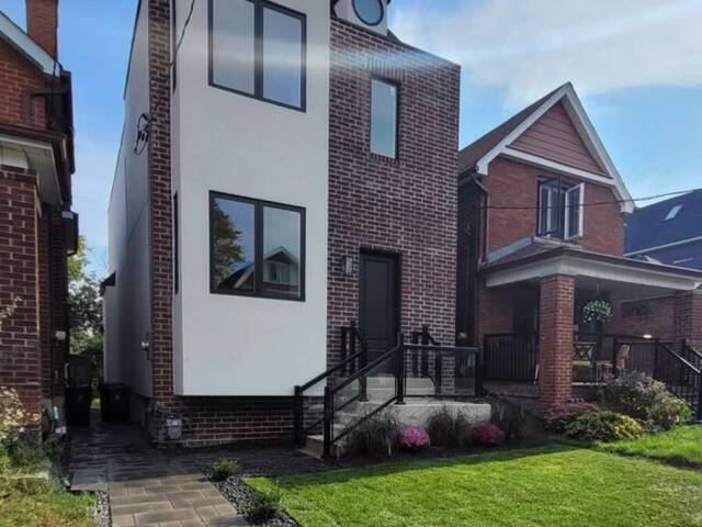 11 MORLAND ROAD Toronto Ontario, M6S 2M7