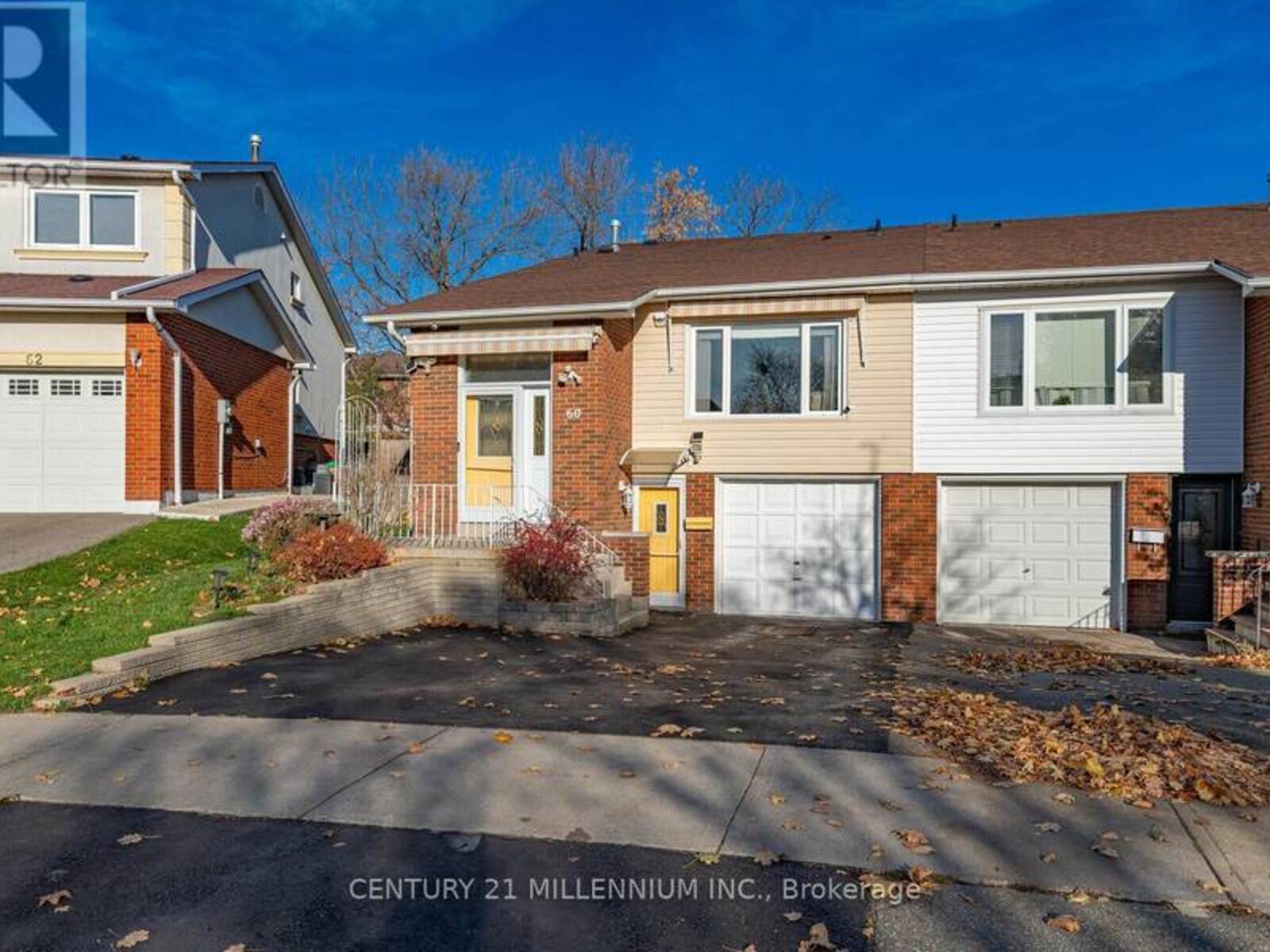 60 CAMBERLEY CRESCENT, Brampton, Ontario L6V 3L4