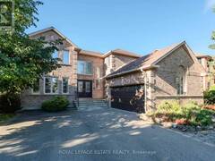 35 HARMONY HILL CRESCENT Richmond Hill Ontario, L4C 8Z2