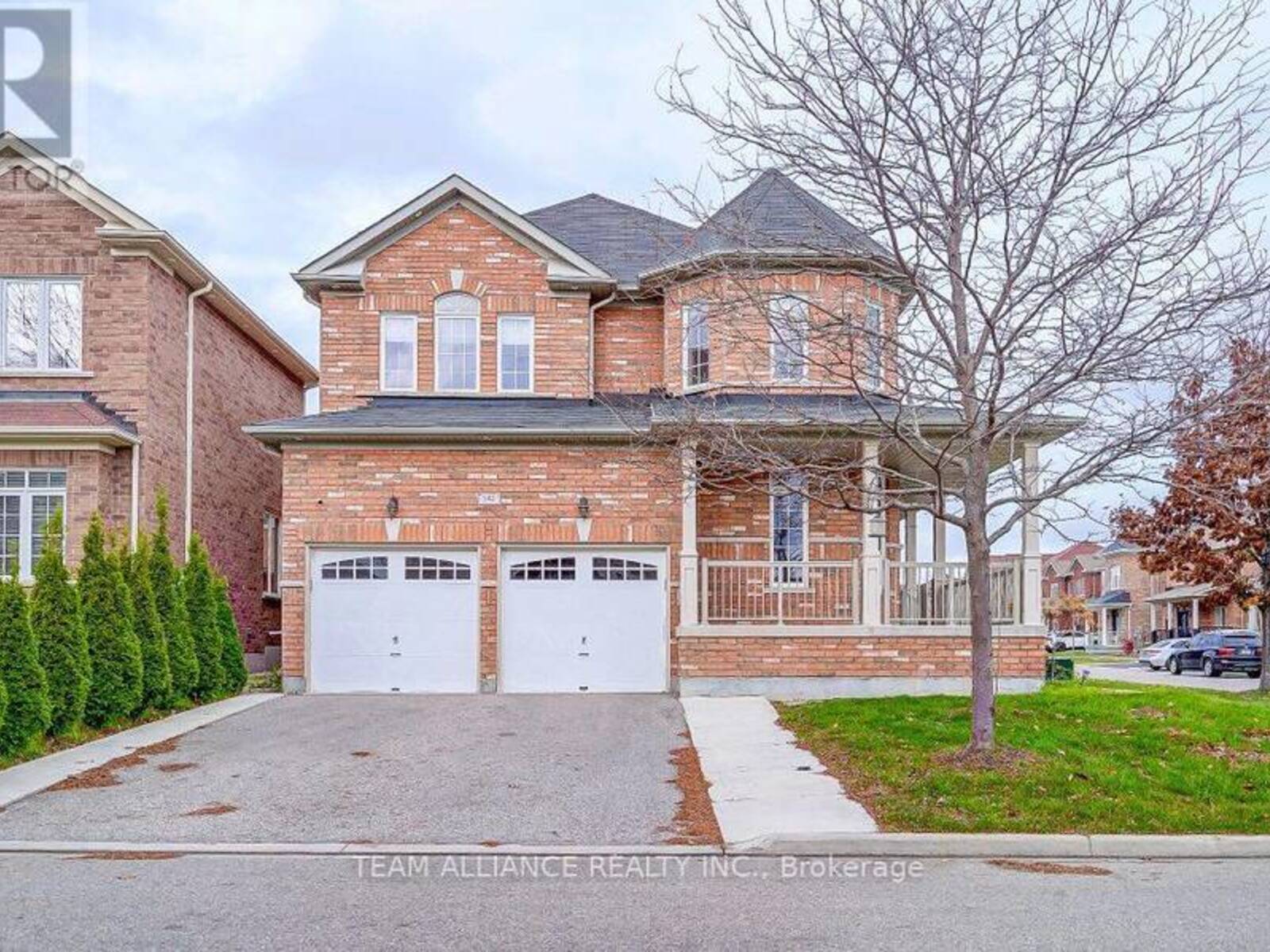 142 GEORGE ROBINSON DRIVE, Brampton, Ontario L6Y 2X6