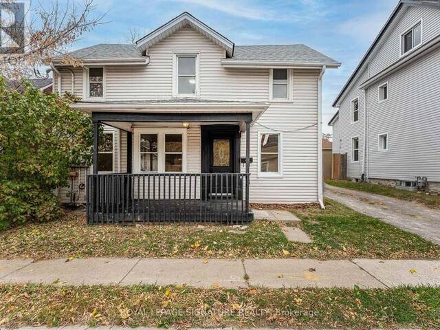 38 BROCK STREET Oshawa Ontario, L1G 1R4