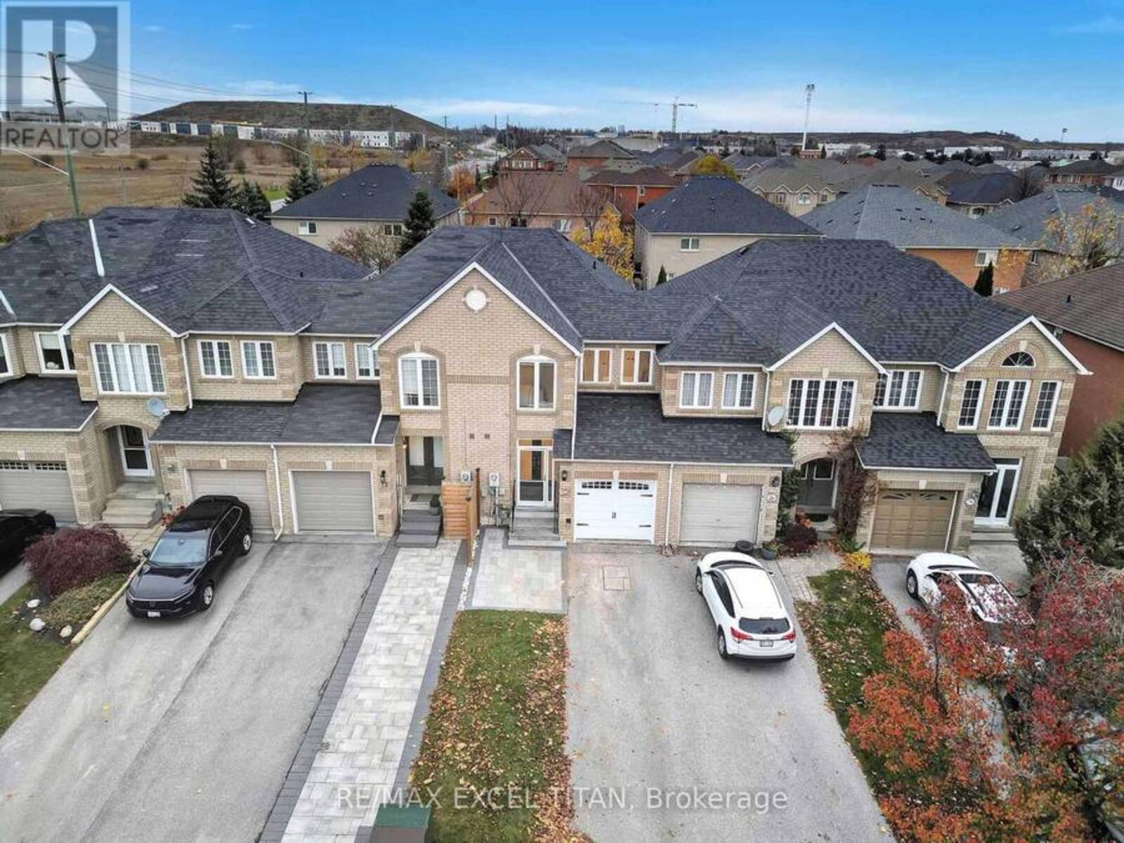 74 GIANCOLA CRESCENT, Vaughan, Ontario L6A 2T5