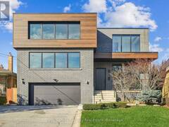 24 CAROUSEL COURT Toronto Ontario, M6B 3M1