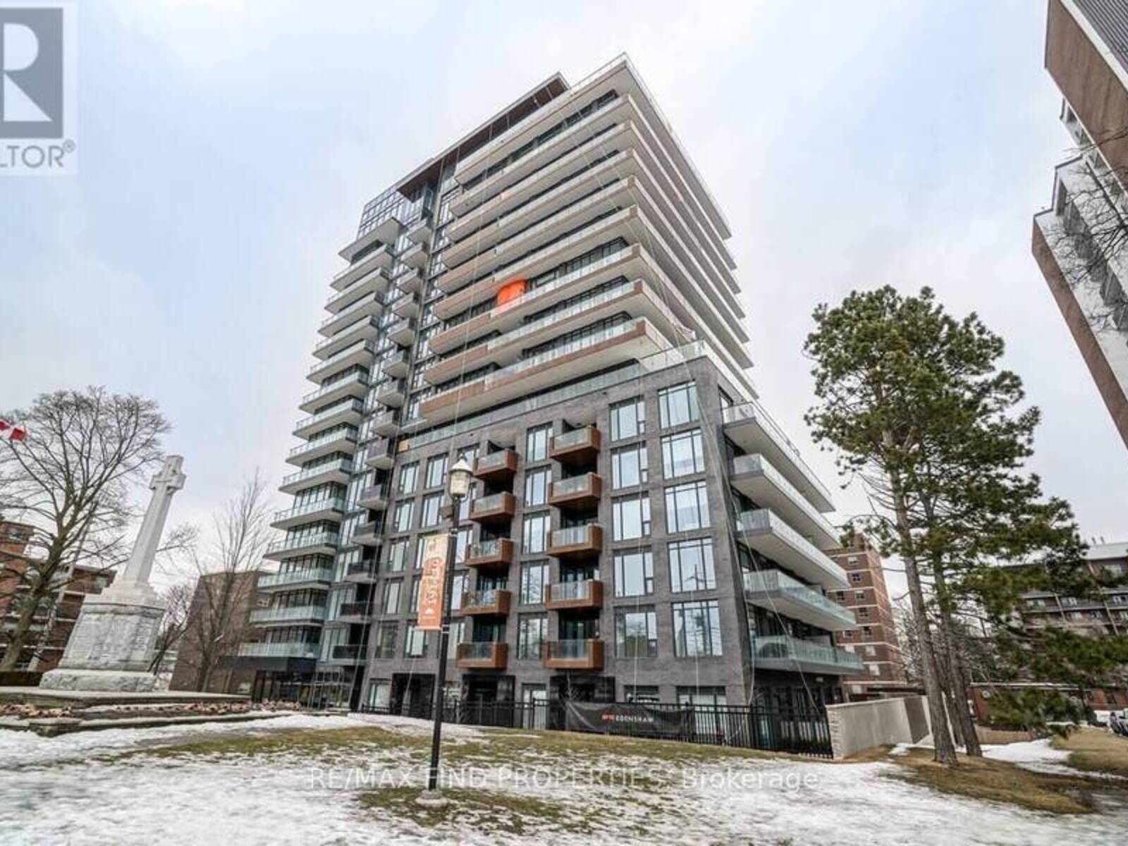 TH 06 - 21 PARK STREET E, Mississauga, Ontario L5G 0C2